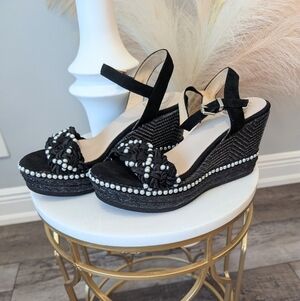 Kanna Black Wedge Sandals with Bold Platform